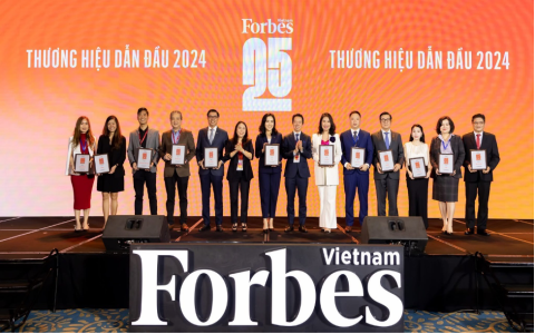 EVNFinance lọt Top 25 Thương hiệu dẫn đầu do Forbes bình chọn