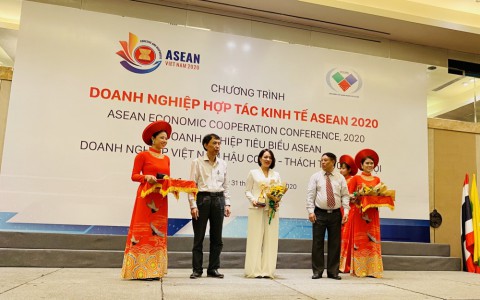 “Nữ tướng” Hanoi Telecom đạt danh hiệu Nhà Quản lý tâm tài xuất sắc ASEAN