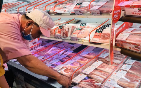 Giá lợn hơi hôm nay 24/12: Tiếp đà tăng ở nhiều địa phương trên cả nước