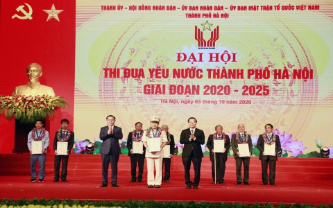 Hà Nội vinh danh 10 công dân thủ đô ưu tú