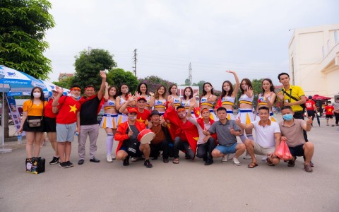 Sức nóng của dàn CĐV thắp lửa cho đội tuyển U23 Việt Nam trước “Hổ Mã Lai” 