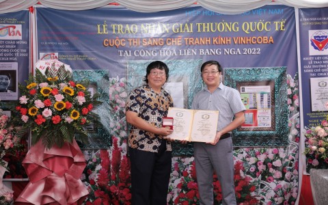 NNUT. Phạm Hồng Vinh đạt giải thưởng Quốc tế về sáng chế và sở hữu trí tuệ tại Liên bang Nga