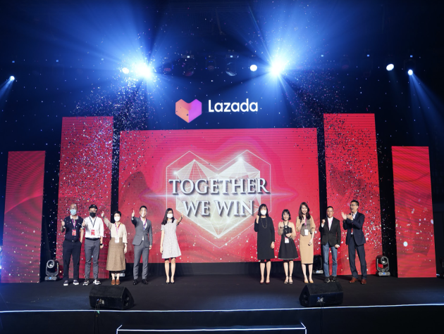 LazMall Brand Awards 2021 tôn vinh 16 thương hiệu phát triển mạnh mẽ và bền vững